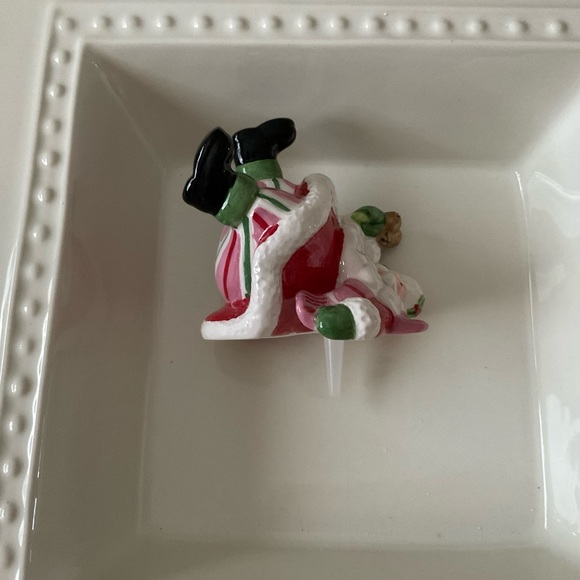 Christmas Santa With Jingle Bells Platter Decoration - Tumbling 🔔 - Picture 6 of 6